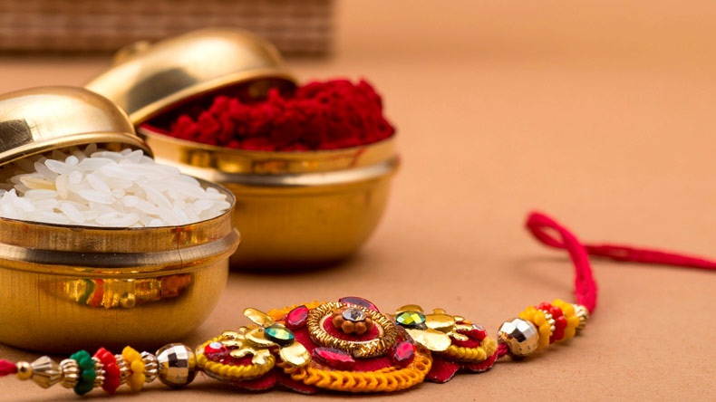 7 Rakhis which are Chic yet Auspicious for Sweetheart Brother 
