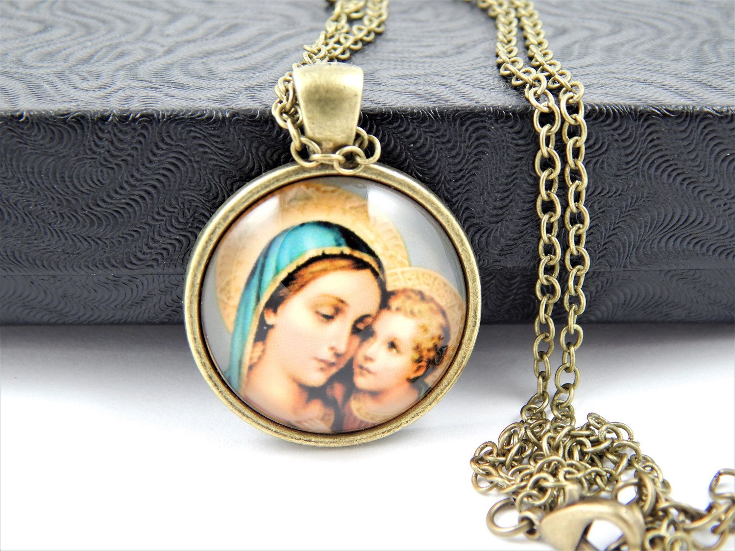 Are you purchasing catholic jewelry from stores? Here are the mistakes that should be avoided!!