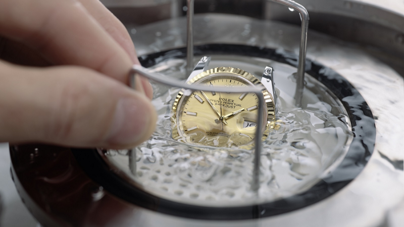 WHAT HAPPENS INSIDE ROLEX SERVICE CENTERS?