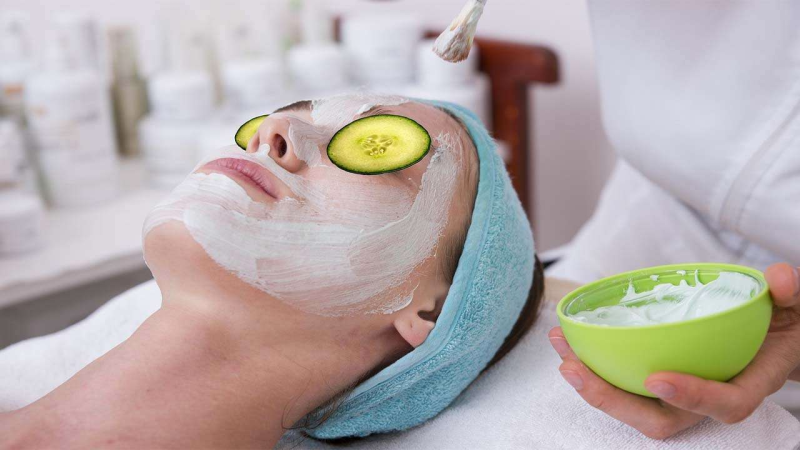 Essential skincare summer tips that you should know!
